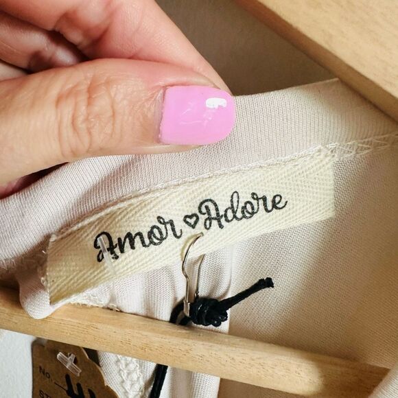 NWT Amor Adore Ivory Sleeveless Cutout Back Tank Top – Medium – Made in USA - Picture 3 of 9